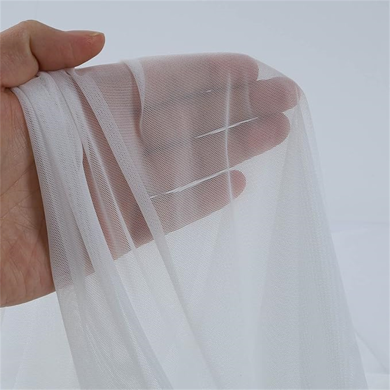 Dzianina siatkowa tiulowa elastyczna, 90% poliamid / 10% elastan, 75 g/m²